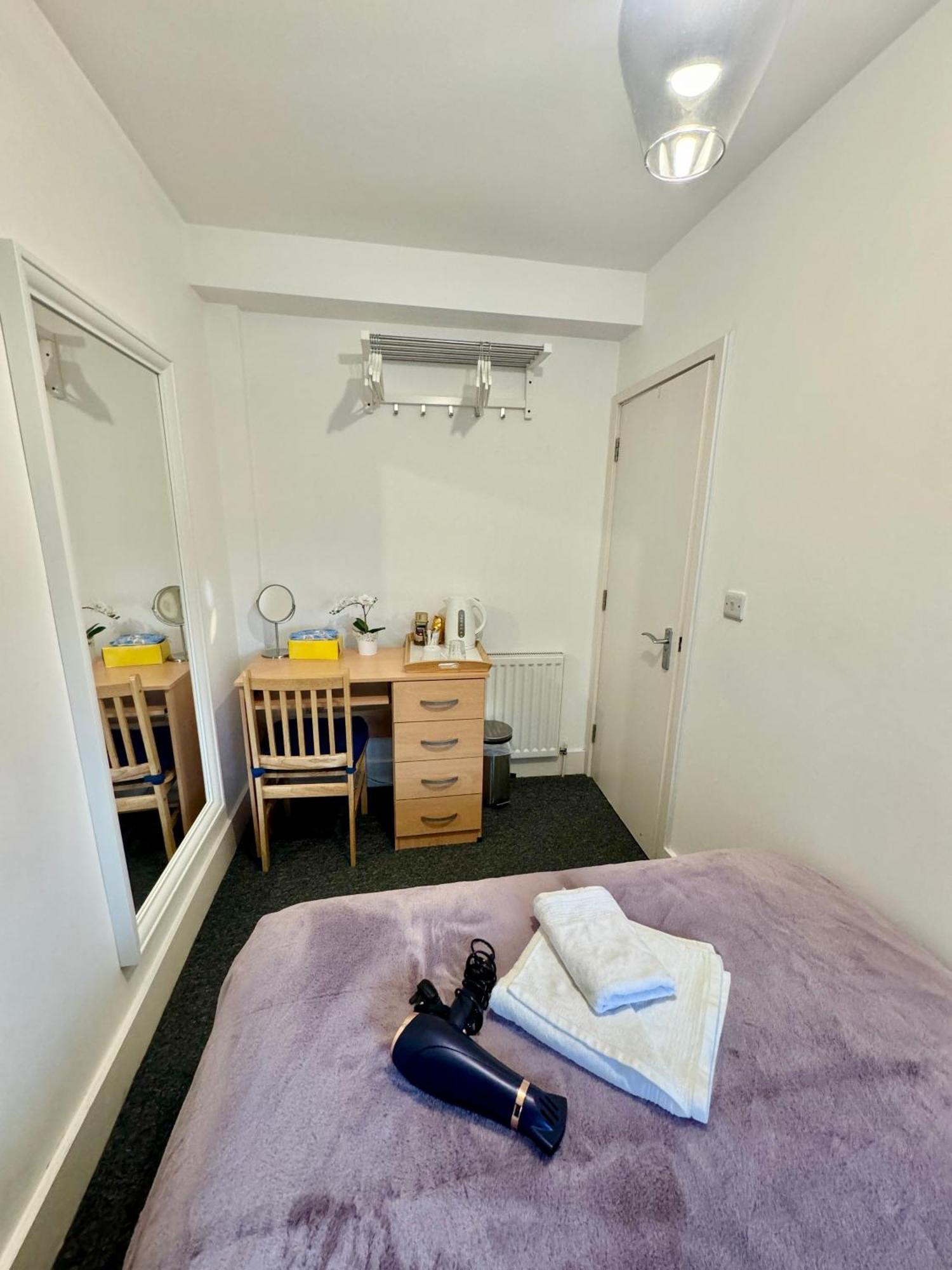 Homestay Euston Station 106 *