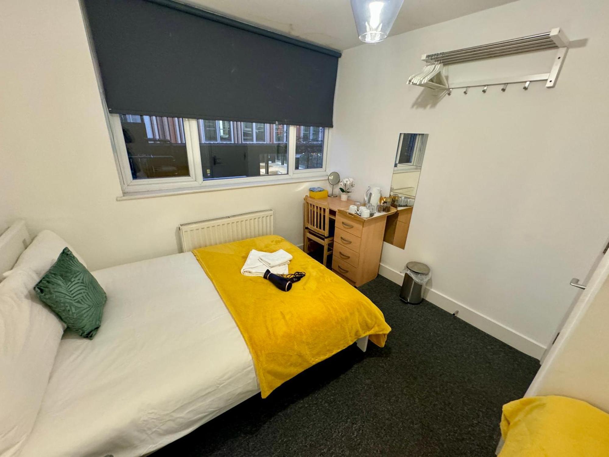 Homestay Euston Station 106 *